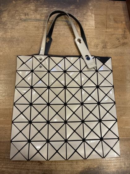 ISSEY MIYAKEの修理事例(修理前)